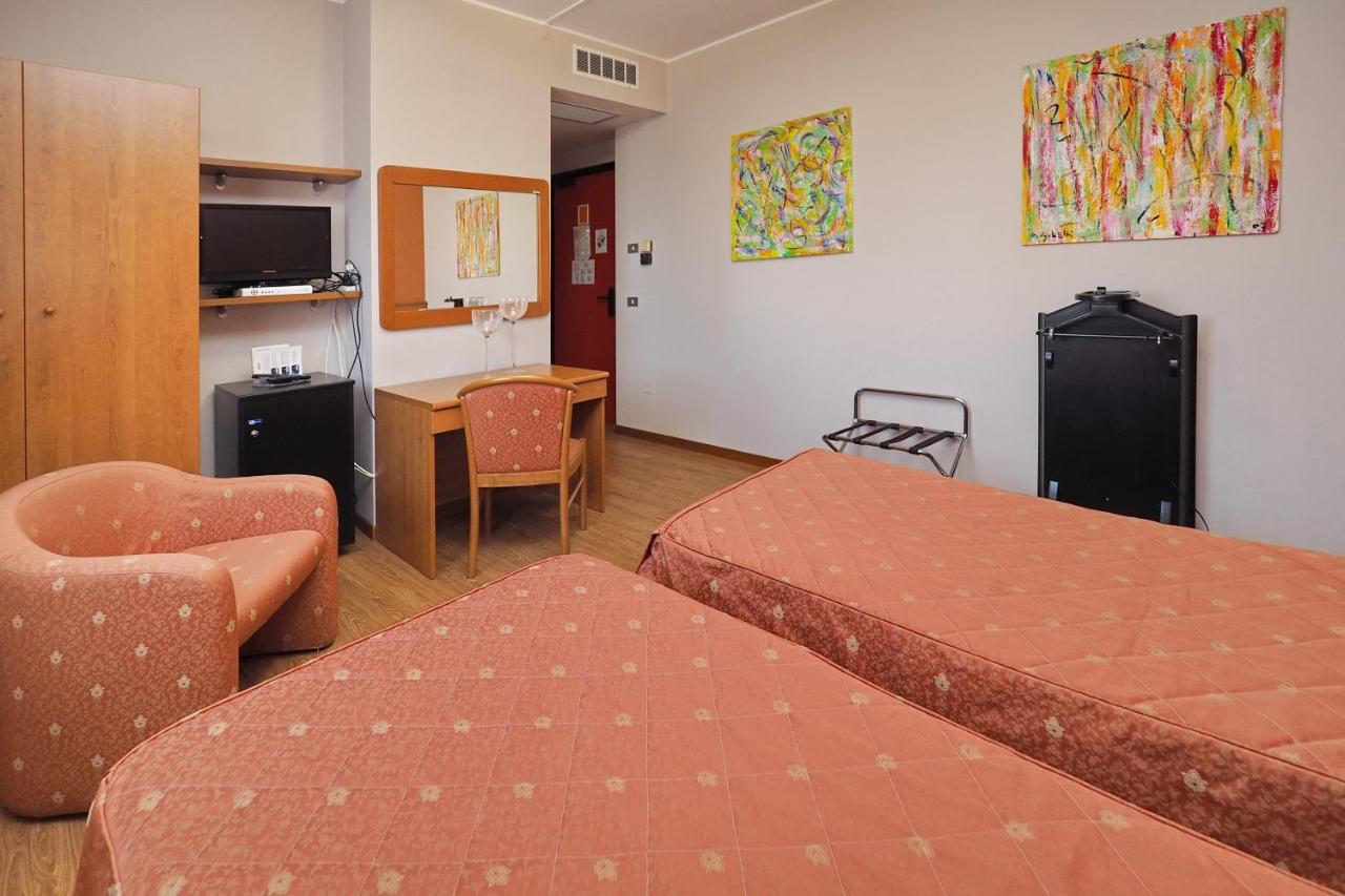 Hotel Versailles Colorno Zewnętrze zdjęcie